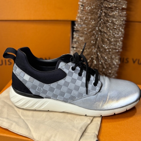 Louis Vuitton Silver Damier Runner Sneakers main image 4